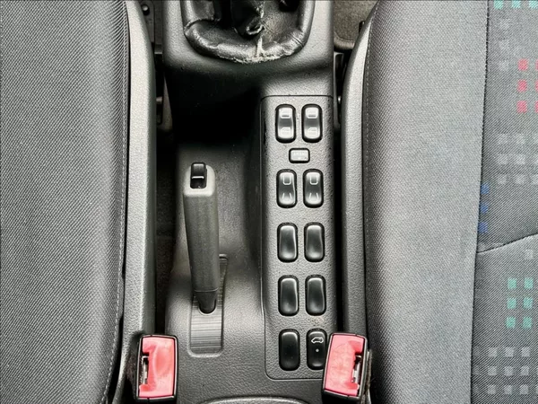 Mercedes-Benz Vaneo 170 CDi / KLIMA - foto 30