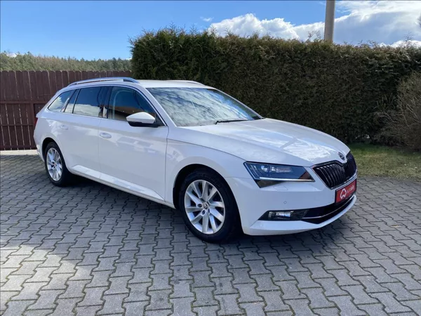 Škoda Superb 2,0 TDi Executive / DSG / NAV - foto 8
