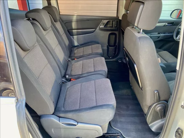 Volkswagen Sharan 2,0 TDI 103kW / DSG / VÝHŘEV - foto 16