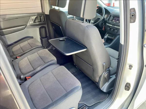 Volkswagen Sharan 2,0 TDI 103kW / DSG / VÝHŘEV - foto 17