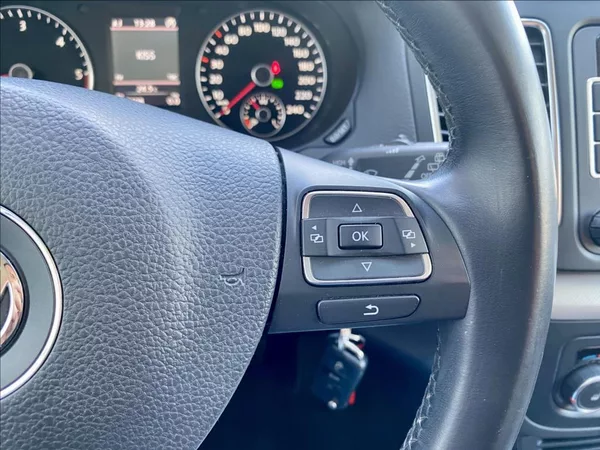 Volkswagen Sharan 2,0 TDI 103kW / DSG / VÝHŘEV - foto 25