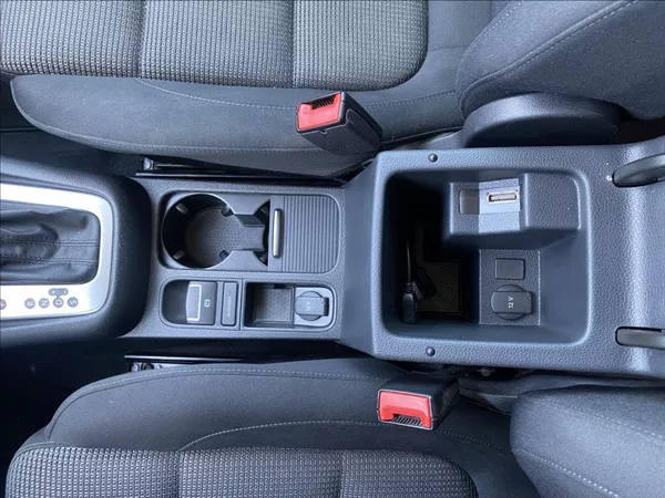Volkswagen Sharan 2,0 TDI 103kW / DSG / VÝHŘEV - foto 34
