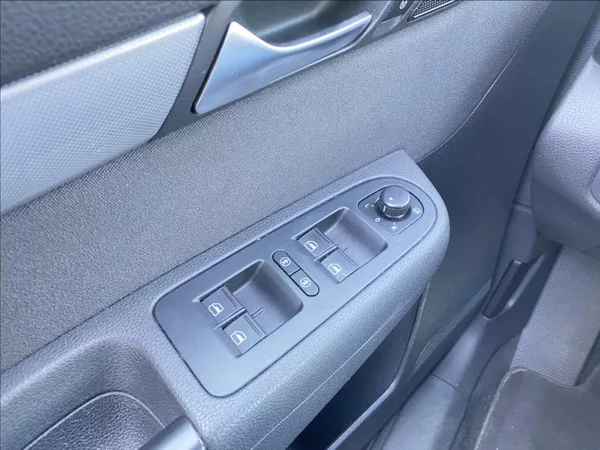 Volkswagen Sharan 2,0 TDI 103kW / DSG / VÝHŘEV - foto 35