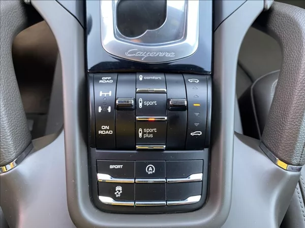 Porsche Cayenne 3,0 D PLATINUM EDITION SPORT - foto 35
