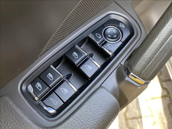 Porsche Cayenne 3,0 D PLATINUM EDITION SPORT - foto 39