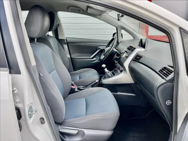 Toyota Verso 1,6 D-4D KLIMA - foto 19