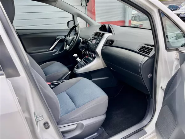 Toyota Verso 1,6 D-4D KLIMA - foto 20