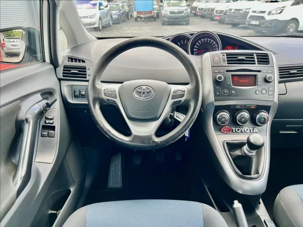 Toyota Verso 1,6 D-4D KLIMA - foto 21