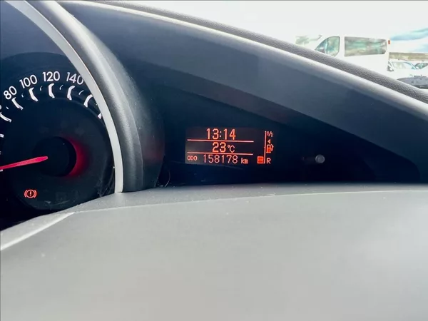Toyota Verso 1,6 D-4D KLIMA - foto 26