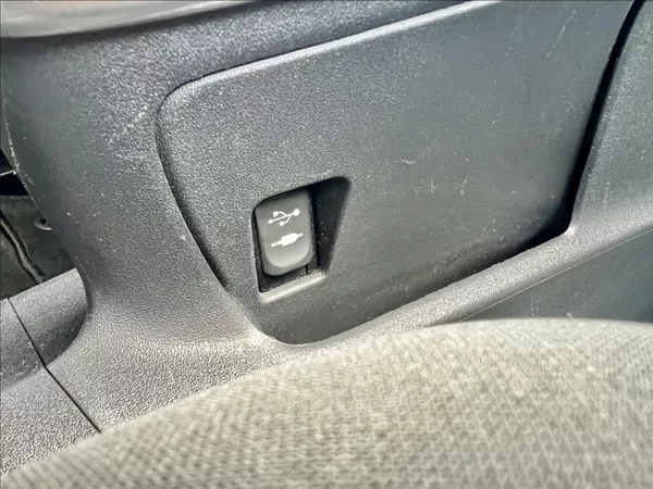Toyota Verso 1,6 D-4D KLIMA - foto 33
