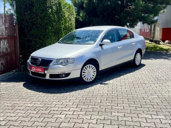 Volkswagen Passat 2,0 FSI COMFORTLINE