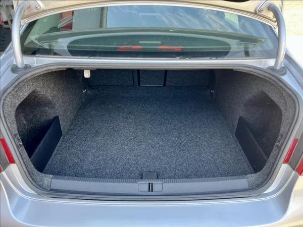 Volkswagen Passat 2,0 FSI COMFORTLINE - foto 14
