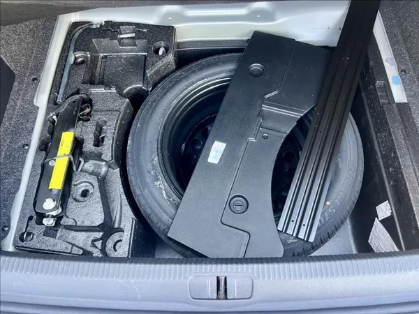 Volkswagen Passat 2,0 FSI COMFORTLINE - foto 15