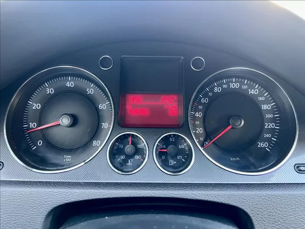 Volkswagen Passat 2,0 FSI COMFORTLINE - foto 22