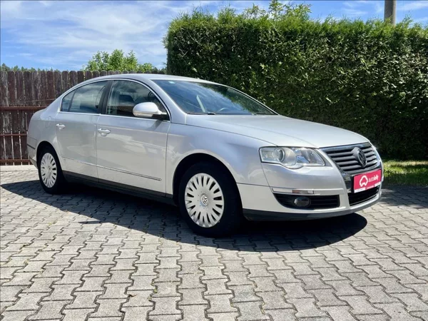 Volkswagen Passat 2,0 FSI COMFORTLINE - foto 7