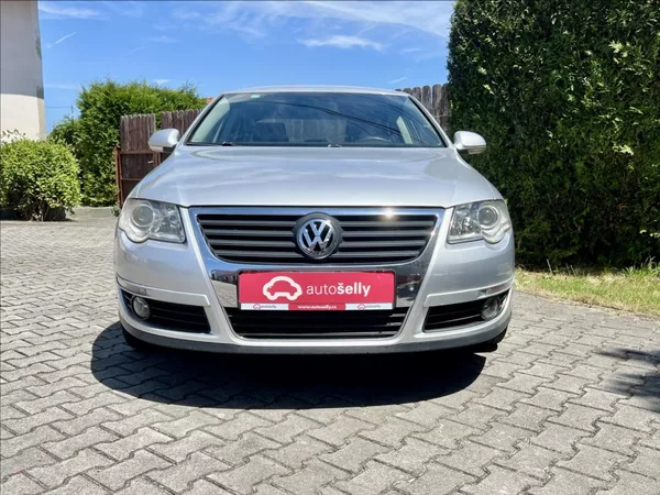 Volkswagen Passat 2,0 FSI COMFORTLINE - foto 8