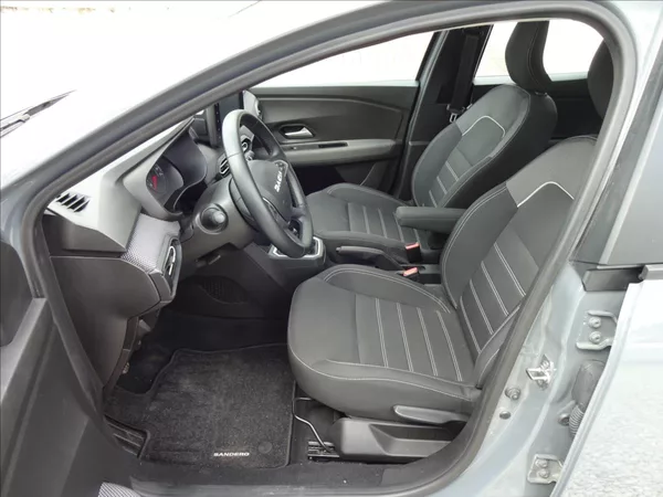 Dacia Sandero 1,0 TCe 67kW - foto 16