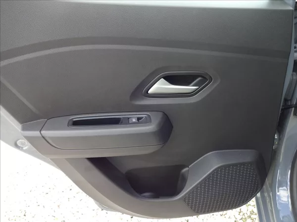 Dacia Sandero 1,0 TCe 67kW - foto 22