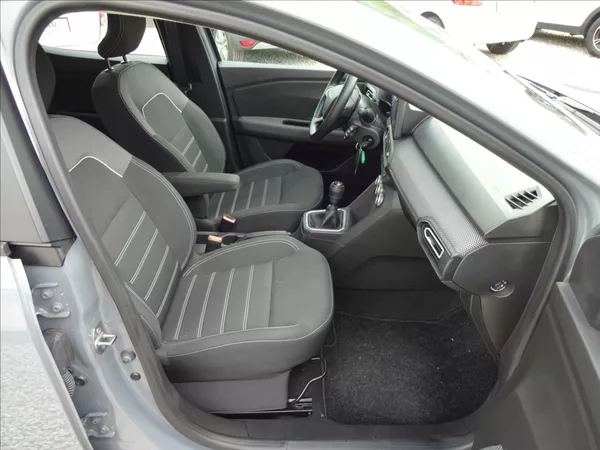 Dacia Sandero 1,0 TCe 67kW - foto 28