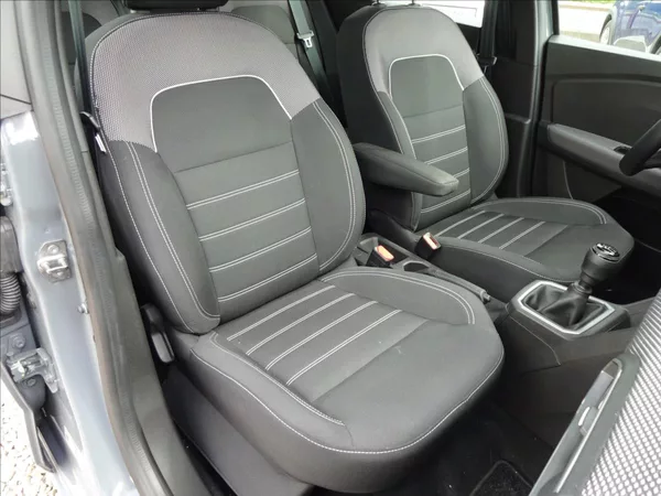 Dacia Sandero 1,0 TCe 67kW - foto 29
