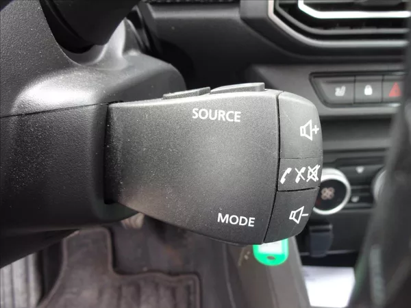 Dacia Sandero 1,0 TCe 67kW - foto 43