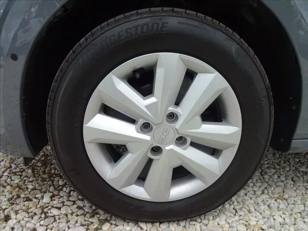 Dacia Sandero 1,0 TCe 67kW - foto 47