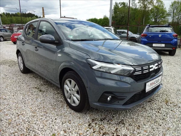 Dacia Sandero 1,0 TCe 67kW - foto 9