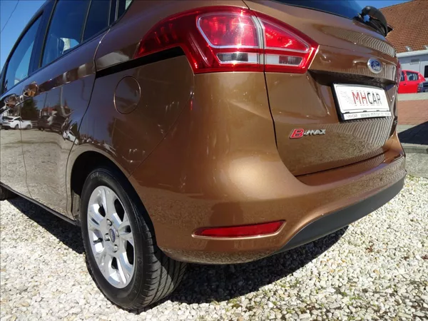 Ford B-MAX 1,0 i 74kW - foto 14
