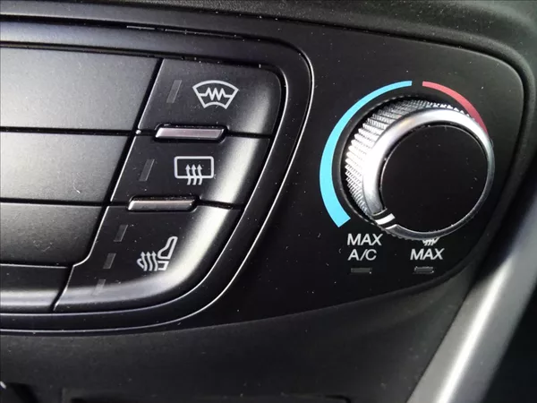 Ford B-MAX 1,0 i 74kW - foto 34