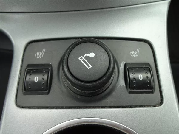 Ford C-MAX 2,0 TDCi 103kW AUTOMAT - foto 39