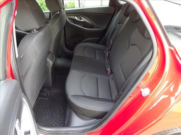 Hyundai i30 1,4 T-GDi 103 kW Fastback - foto 21