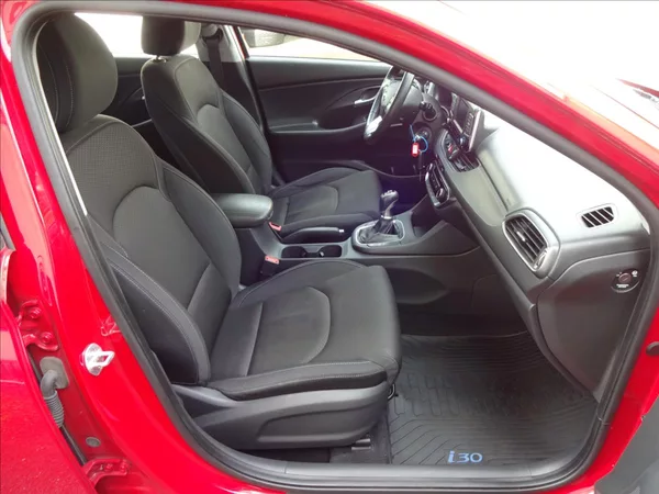 Hyundai i30 1,4 T-GDi 103 kW Fastback - foto 28