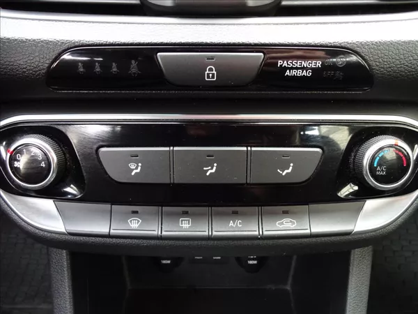 Hyundai i30 1,4 T-GDi 103 kW Fastback - foto 35