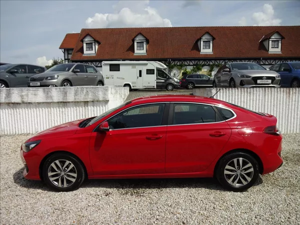 Hyundai i30 1,4 T-GDi 103 kW Fastback - foto 4