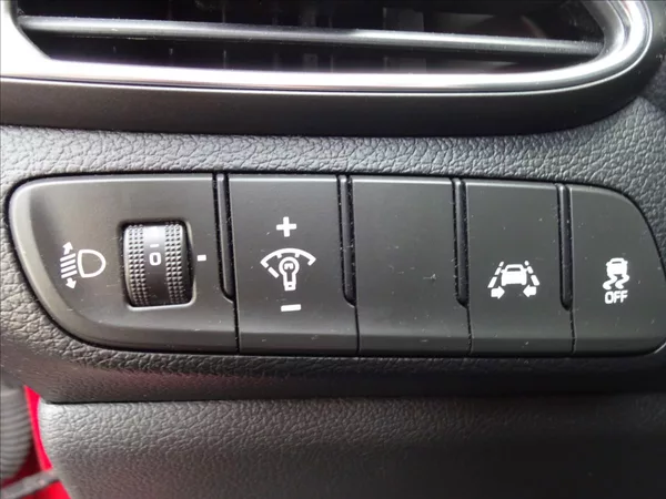 Hyundai i30 1,4 T-GDi 103 kW Fastback - foto 42
