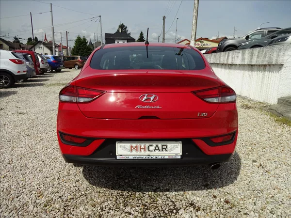 Hyundai i30 1,4 T-GDi 103 kW Fastback - foto 6