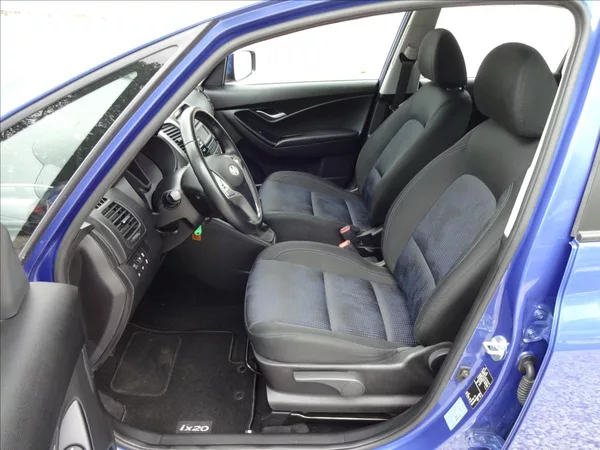 Hyundai ix20 1,6 i 91kW 56 000km - foto 16