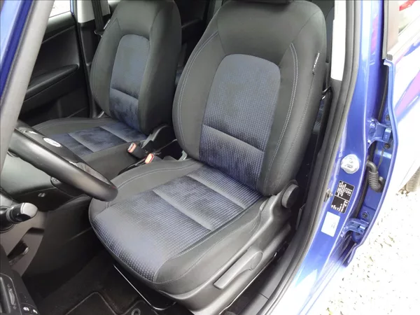 Hyundai ix20 1,6 i 91kW 56 000km - foto 17