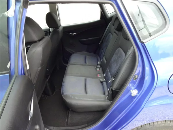Hyundai ix20 1,6 i 91kW 56 000km - foto 20