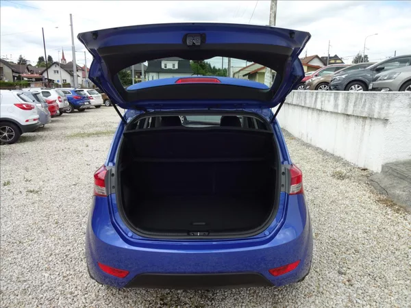 Hyundai ix20 1,6 i 91kW 56 000km - foto 23