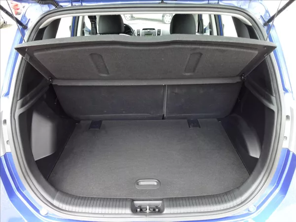 Hyundai ix20 1,6 i 91kW 56 000km - foto 24
