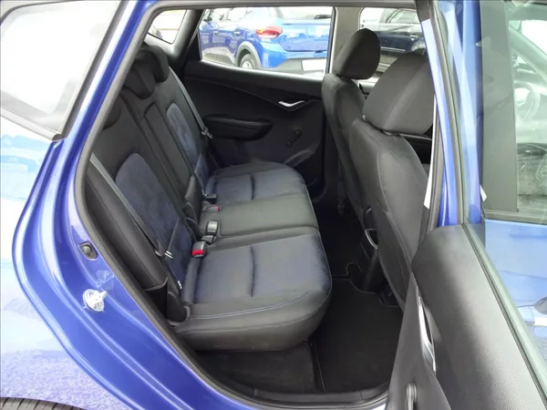 Hyundai ix20 1,6 i 91kW 56 000km - foto 25