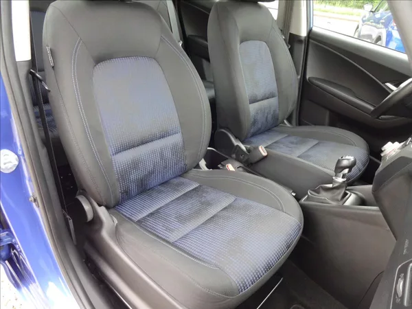 Hyundai ix20 1,6 i 91kW 56 000km - foto 29