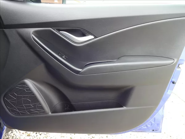 Hyundai ix20 1,6 i 91kW 56 000km - foto 30