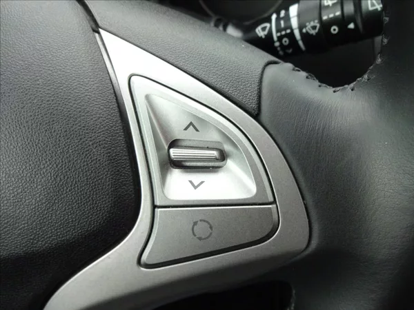 Hyundai ix20 1,6 i 91kW 56 000km - foto 38