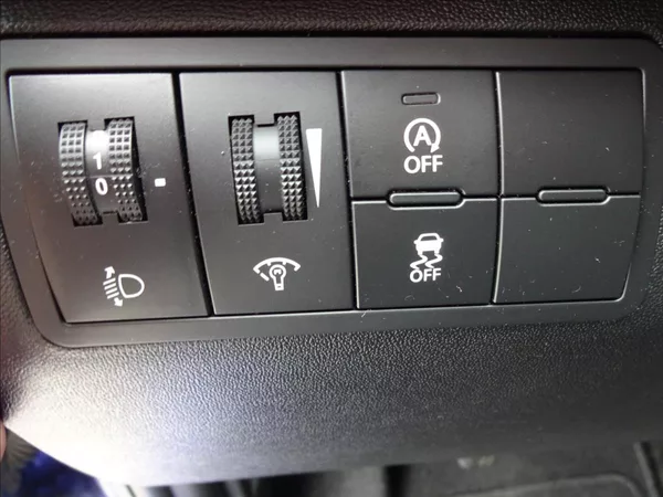 Hyundai ix20 1,6 i 91kW 56 000km - foto 41
