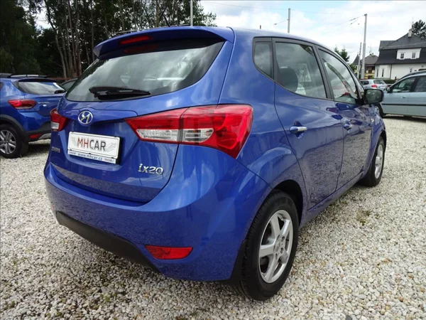 Hyundai ix20 1,6 i 91kW 56 000km - foto 7