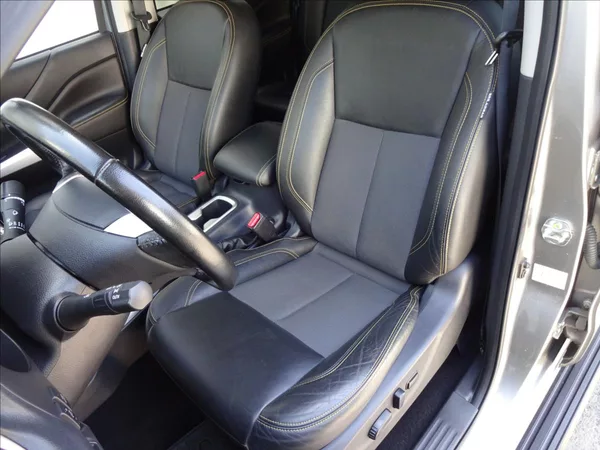 Nissan Navara 2,3 dCi 140 kW 4x4 Automat - foto 18