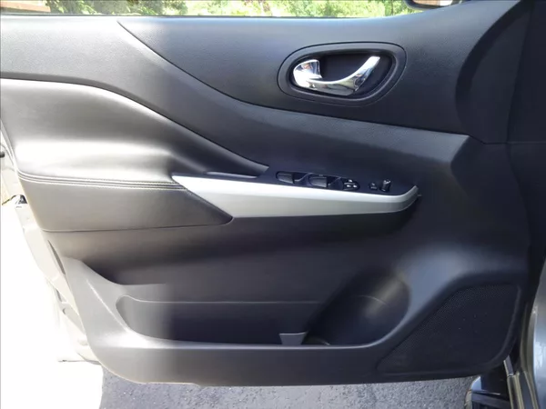 Nissan Navara 2,3 dCi 140 kW 4x4 Automat - foto 19