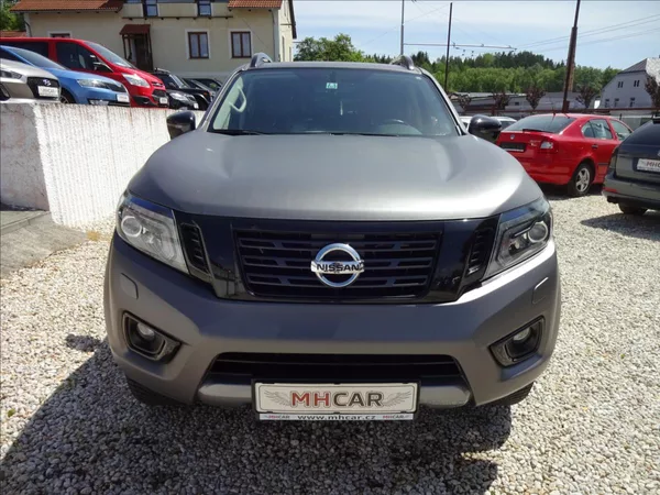 Nissan Navara 2,3 dCi 140 kW 4x4 Automat - foto 2